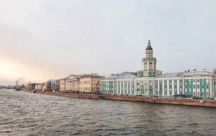 Университетская набережная Санкт-Петербурга