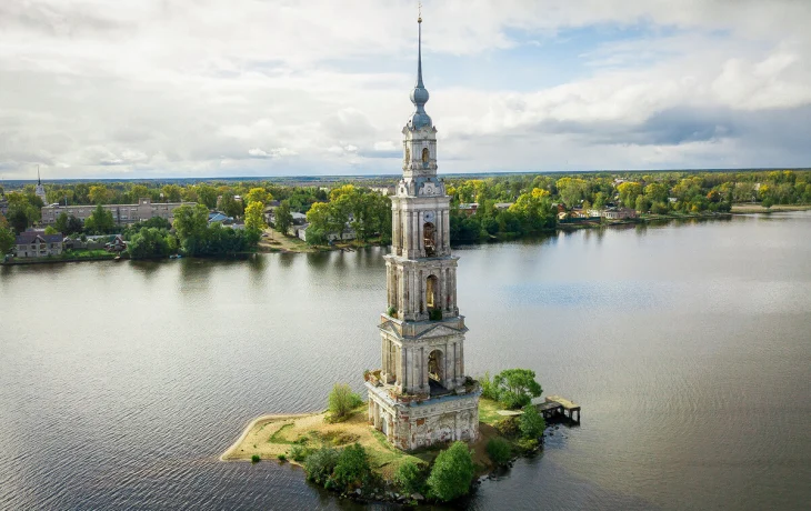 Затопленная Калязинская колокольня Затопленная Калязинская колокольня