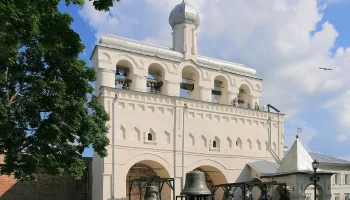 Звонница Софийского собора в Новгороде Звонница Софийского собора в Новгороде
